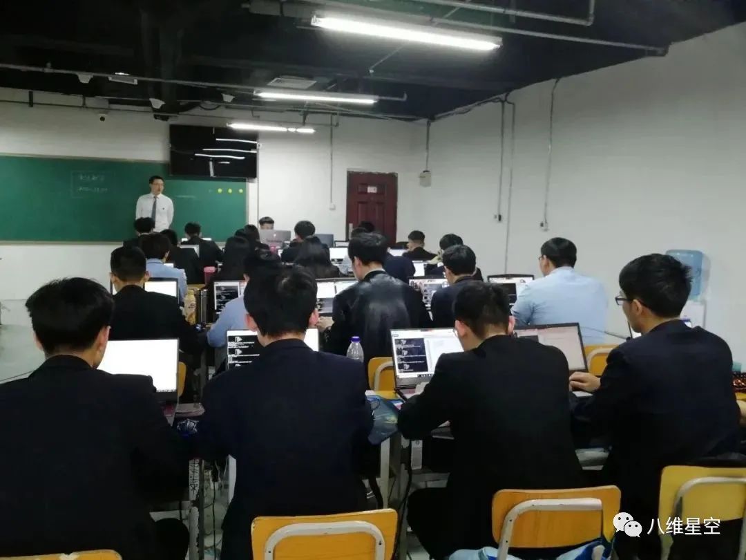 八維教育云計算Java培訓