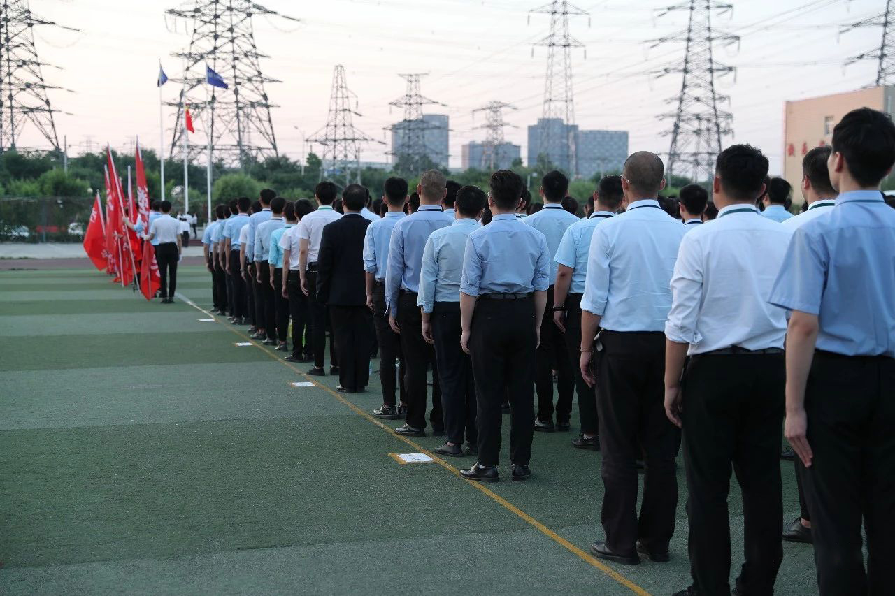 八維學(xué)校IT高端技術(shù)培訓帶領(lǐng)孩子們做IT領(lǐng)袖型人才