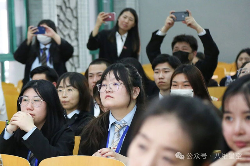 八維教育學(xué)校招生啟動(dòng)！零基礎也能學(xué)IT？2025年熱門(mén)專(zhuān)業(yè)+真實(shí)就業(yè)數據全解析