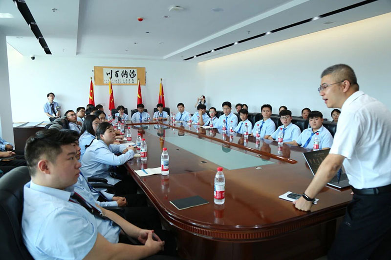 八維教育學(xué)校招生啟動(dòng)！零基礎也能學(xué)IT？2025年熱門(mén)專(zhuān)業(yè)+真實(shí)就業(yè)數據全解析