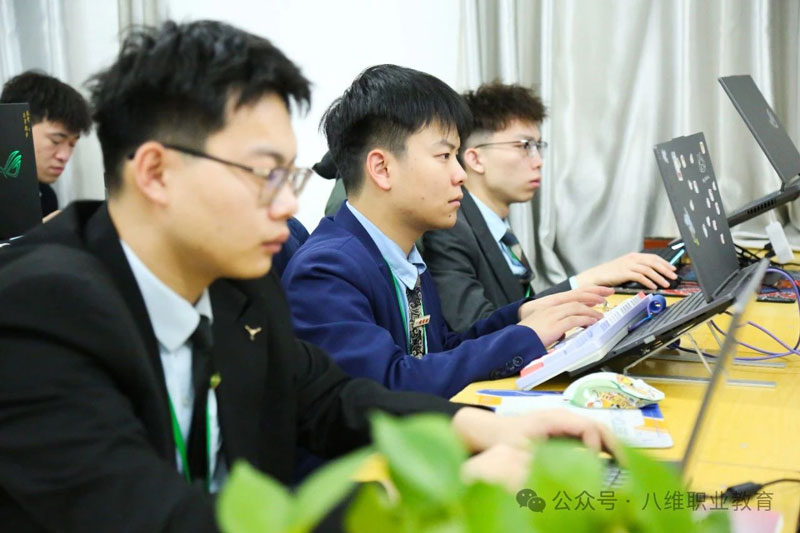 八維教育：智能時(shí)代的人才“造芯”工廠(chǎng)，如何批量培養AI專(zhuān)業(yè)人才？