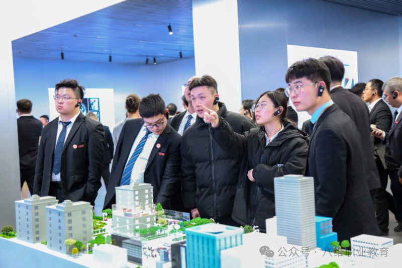 人工智能專(zhuān)業(yè)哪家強？八維教育學(xué)校打造AI人才“加速器”，高薪就業(yè)率超92%！