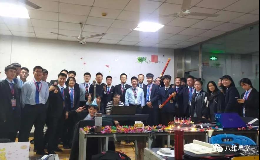 八維教育將提升學(xué)生的管理能力放在每天的學(xué)習中